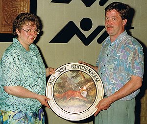 Christiane Wittkowsky erhlt die Jubilumsplakette von Sportwart Gerd Lange