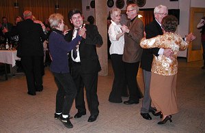 Feier bis in die späte Nacht Feier bis in die späte Nacht